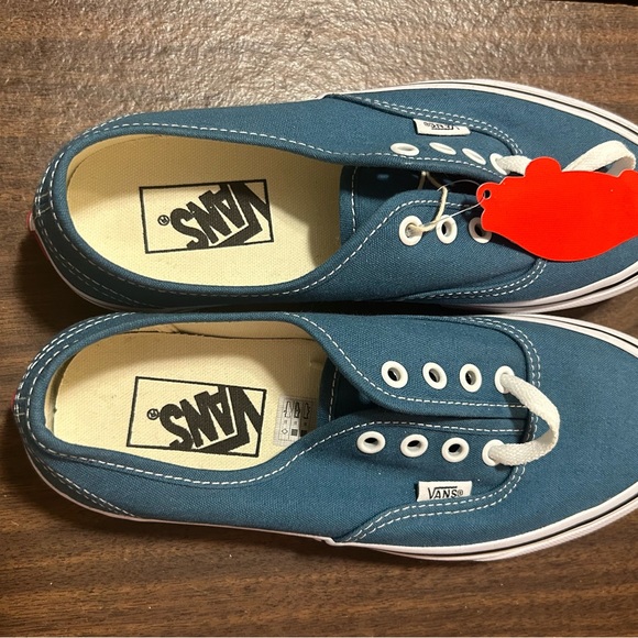 Vans - Picture 2 of 5